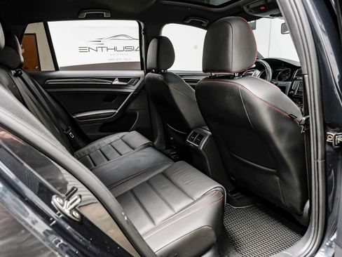 Used 2017 Volkswagen GTI SE image 37