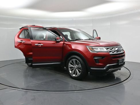 Certified 2018 Ford Explorer Limited w/ Ford Safe & Smart Package image 41