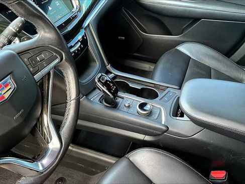 Used 2021 Cadillac XT6 Premium Luxury image 31