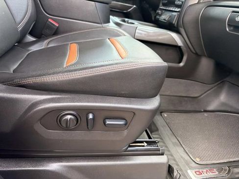 Used 2022 GMC Sierra 2500 AT4 w/ AT4 Premium Plus Package AWD/4WD image 16