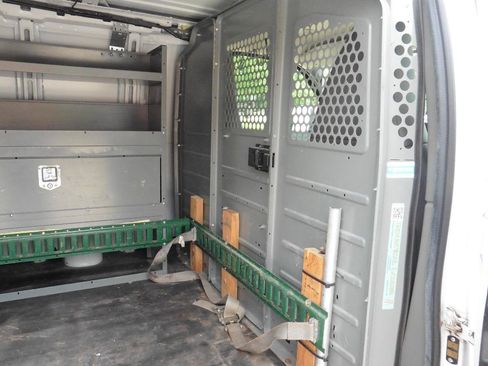 Used 2018 Chevrolet Express 2500 w/ Driver Convenience Package RWD image 23