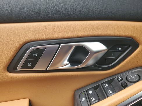 Used 2023 BMW 330i Sedan w/ Convenience Package image 19