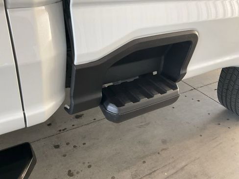 Used 2025 Ford F250 XL w/ XL Chrome Package image 17