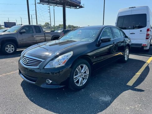 Used 2015 INFINITI Q40 AWD w/ Moonroof Package image 6