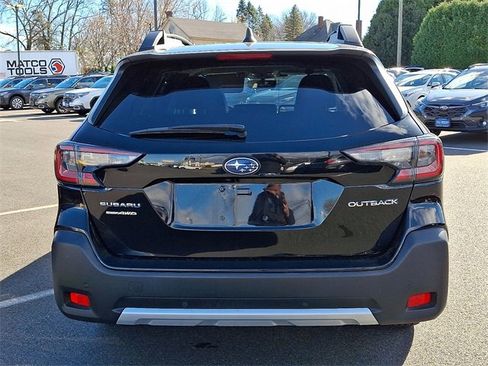 Used 2023 Subaru Outback Limited image 5