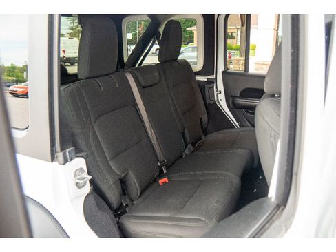 Used 2018 Jeep Wrangler Unlimited Sport S AWD/4WD image 18