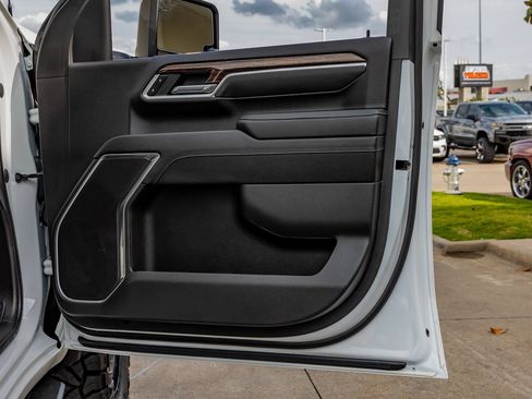 Used 2024 GMC Sierra 3500 SLE AWD/4WD image 35