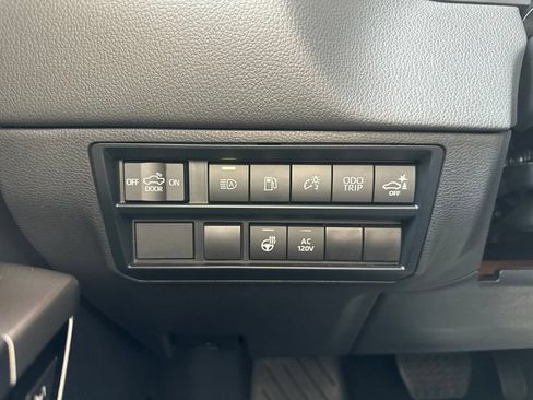 Used 2024 Toyota Tundra Limited AWD/4WD image 24
