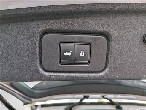 Used 2022 Nissan Pathfinder SL FWD image 7
