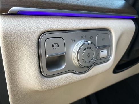 Used 2025 Mercedes-Benz GLS 450 4MATIC image 28