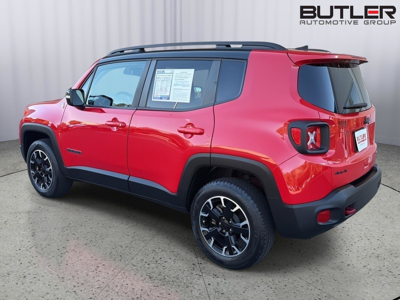 Used 2023 Jeep Renegade Trailhawk AWD/4WD image 4