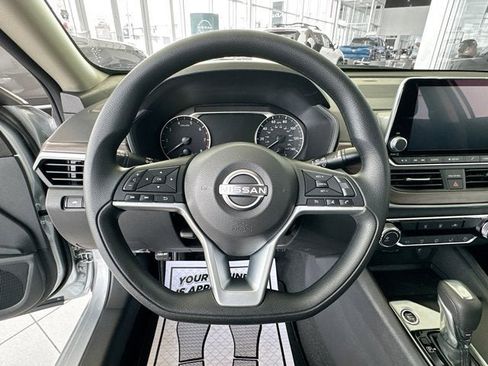 New 2025 Nissan Altima 2.5 SV image 10