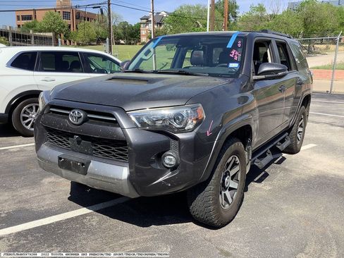 Used 2022 Toyota 4Runner TRD Off-Road Premium image 4
