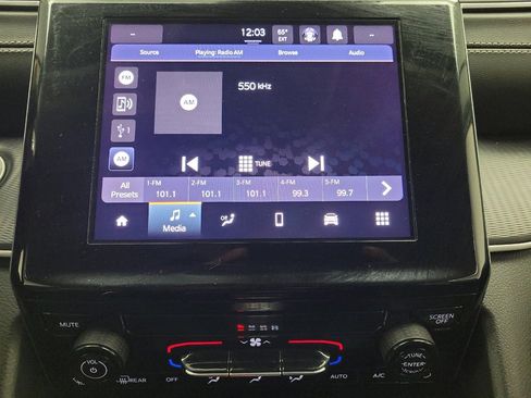 Used 2023 Jeep Grand Cherokee Laredo image 25