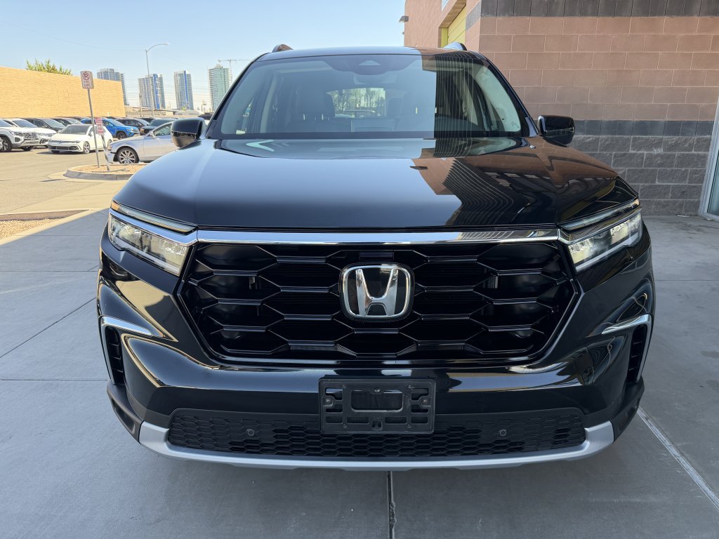 Used 2025 Honda Pilot Touring image 10