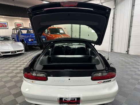 Used 1993 Chevrolet Camaro Z28 RWD image 41