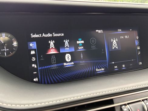 Used 2019 Lexus LS 500 w/ Interior Upgrade Package RWD image 22