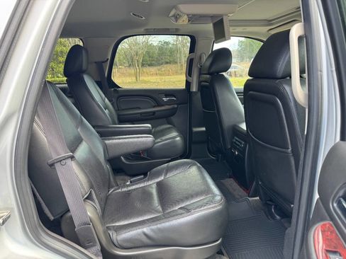 Used 2012 Cadillac Escalade Luxury image 42