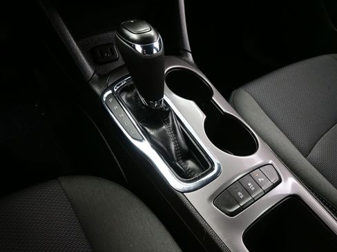 Used 2019 Chevrolet Cruze LT w/ Convenience Package image 20