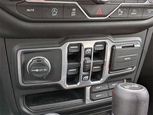 Certified 2021 Jeep Wrangler Unlimited Sahara image 19