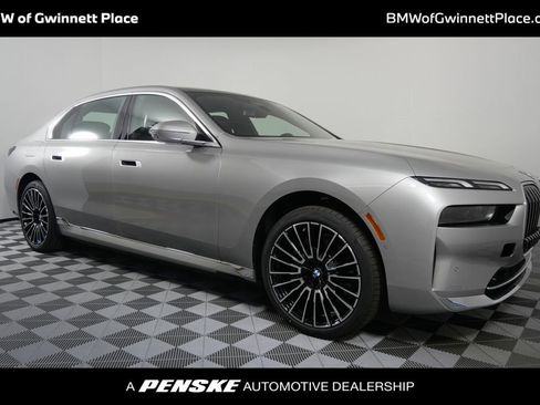 Used 2025 BMW i7 eDrive50 image 1