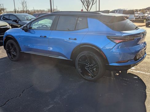 New 2026 Chevrolet Equinox EV RS image 6