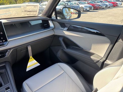 New 2026 Volkswagen Tiguan SE R-Line image 25