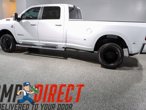 Used 2023 RAM 3500 Laramie AWD/4WD image 10