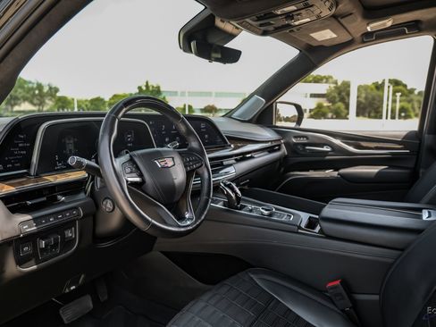 Used 2023 Cadillac Escalade Sport Platinum AWD/4WD image 34