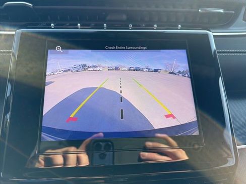 Used 2023 Jeep Grand Cherokee Altitude image 24