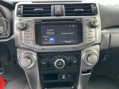 Used 2014 Toyota 4Runner SR5 AWD/4WD image 21