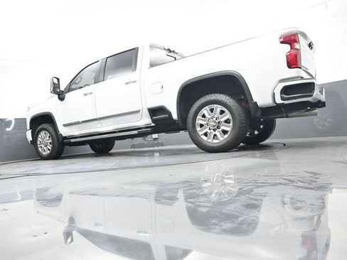 Used 2024 Chevrolet Silverado 2500 High Country w/ High Country Premium Package AWD/4WD image 34