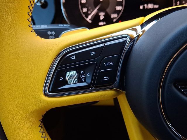 Used 2023 Bentley Bentayga AWD/4WD image 24