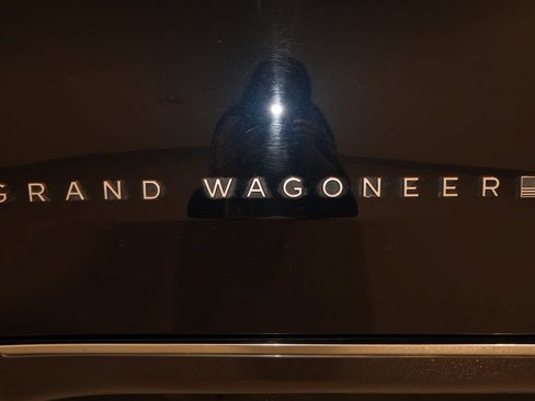 Used 2022 Jeep Grand Wagoneer Series III AWD/4WD image 35
