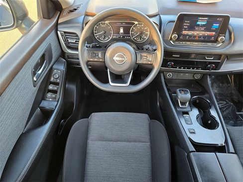 Used 2023 Nissan Rogue SV image 8