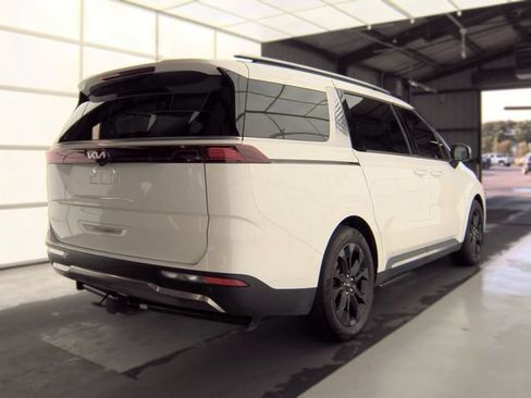 Used 2024 Kia Carnival SX Prestige FWD image 3
