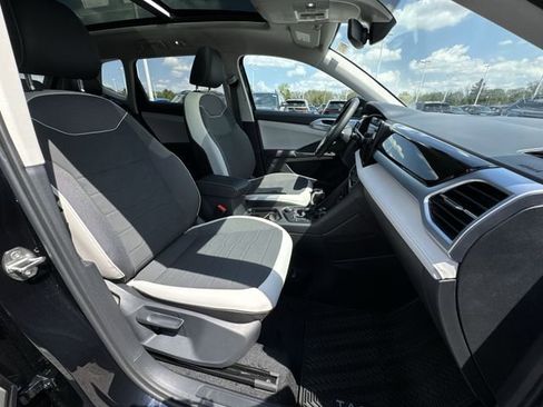 New 2026 Volkswagen Taos SE AWD/4WD image 28