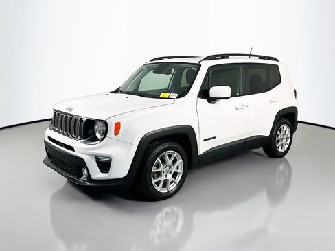 Used 2019 Jeep Renegade Latitude w/ Popular Equipment Group FWD image 3