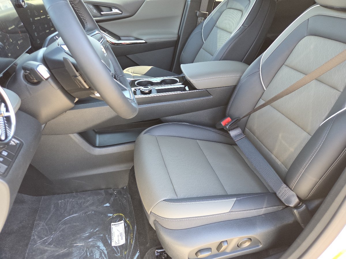 New 2027 Chevrolet Equinox LT w/ Convenience Package II FWD image 29