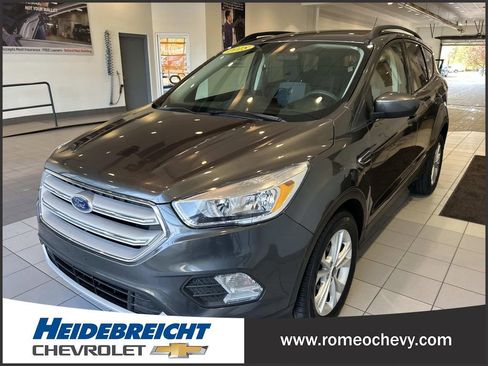 Used 2018 Ford Escape SE w/ SE Sync 3 Package FWD image 6