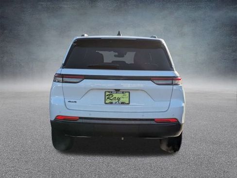 New 2026 Jeep Grand Cherokee Altitude AWD/4WD image 5
