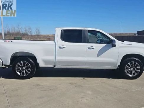 Used 2025 Chevrolet Silverado 1500 RST AWD/4WD image 9