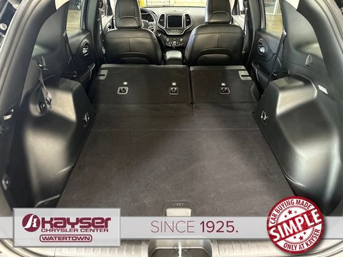 Certified 2021 Jeep Cherokee Latitude Lux w/ Comfort/Convenience Group AWD/4WD image 40