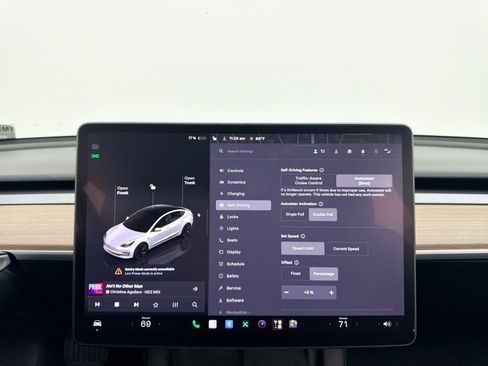 Used 2023 Tesla Model 3 Standard Range RWD image 9