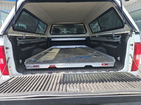 Used 2008 Chevrolet Silverado 2500 LT w/ EZ-Lift Tailgate Package AWD/4WD image 9