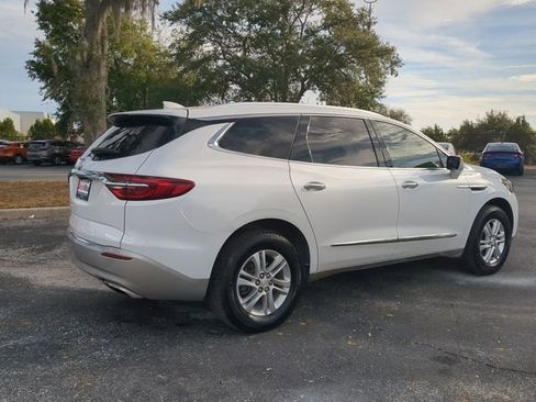 Used 2021 Buick Enclave Essence image 4