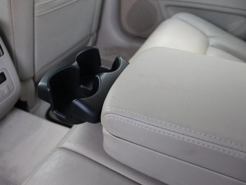 Used 2006 Cadillac DTS Luxury II w/ Sun And Sound Package image 36