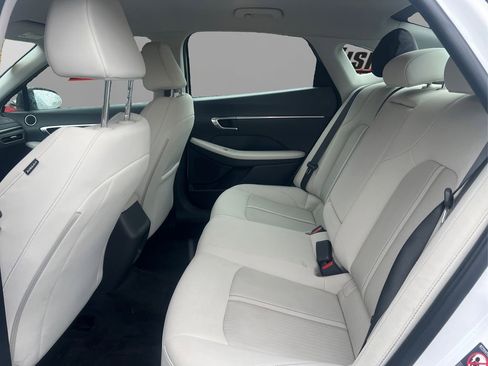 Used 2023 Hyundai Sonata SEL w/ Preferred Accessory Package image 10