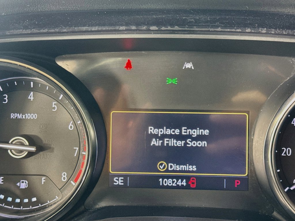 Used 2021 Buick Encore GX Essence w/ Experience Buick Package FWD image 15
