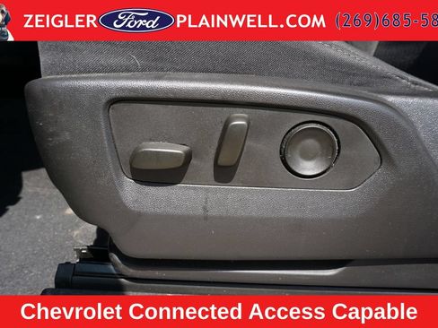 Used 2023 Chevrolet Silverado 1500 LT AWD/4WD image 18
